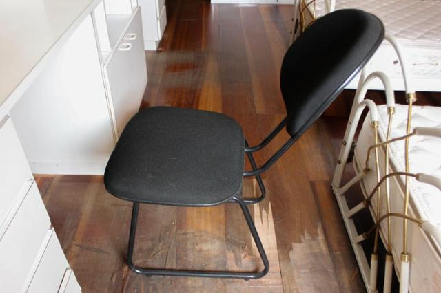 Cadeira de Escritório em Tecido Preto Fixa Office - Foto 4
