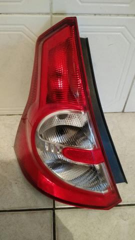 Lanterna traseira esquerda Renault Sandero