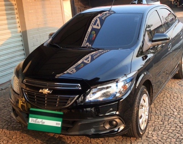 CARRO CHEVROLET ONIX