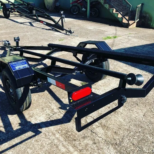 Carreta para jet ski de 3 lugares .. acompanha guincho manual !!