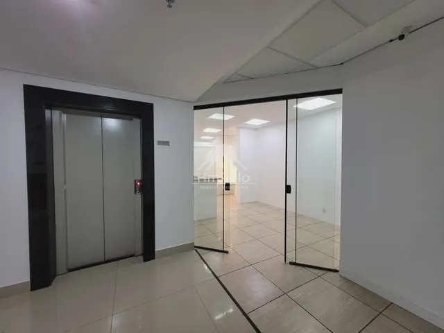 Sala comercial com 375m² dividida em 10 salas com 9 vagas para aluguel no Chapadão em Camp