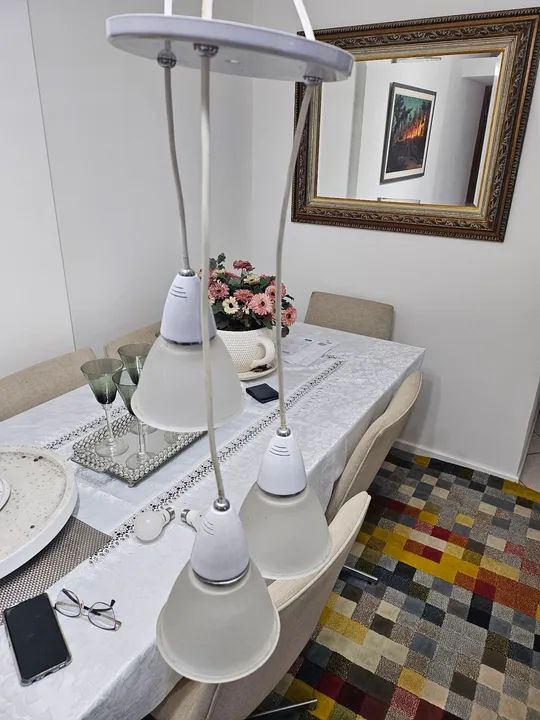 Vendo lustre 3 spots para lâmpadas em ótimo estado 