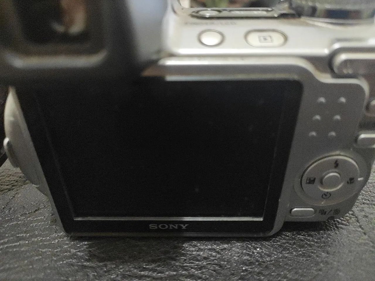 Câmera Digital Sony Cyber-shot com Lente Carl Zeiss - Foto 4