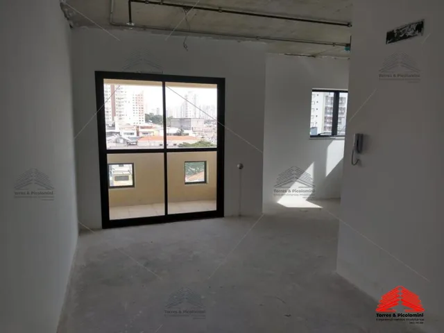 Sala comercial à venda no Tatuapé e Carrão, andar alto, perto do metrô, 37 m², varanda, 2