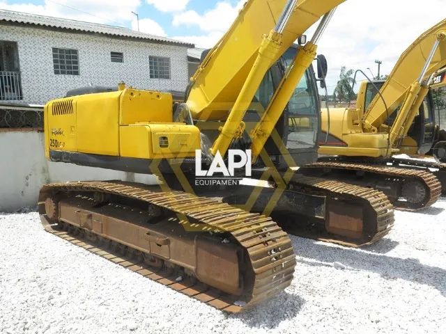 Escavadeira Hyundai R250 2010 - Foto 5