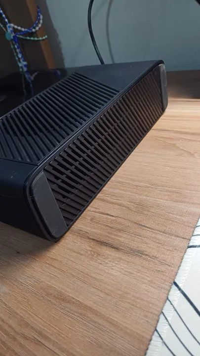 Xbox 360 Super Slim 500gb com jogos - Foto 2