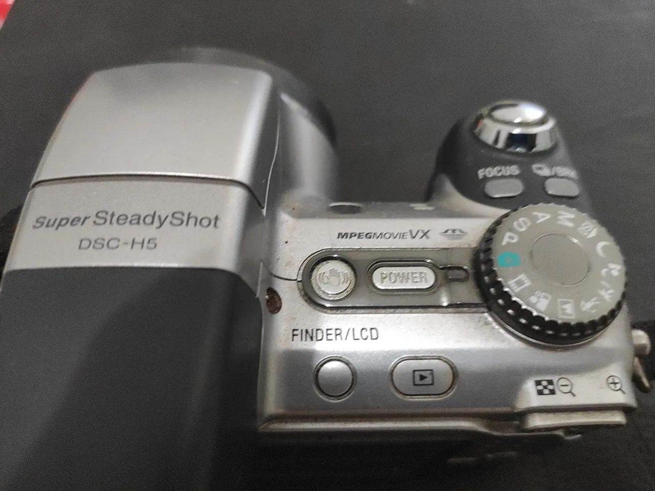 Câmera Digital Sony Cyber-shot com Lente Carl Zeiss - Foto 5