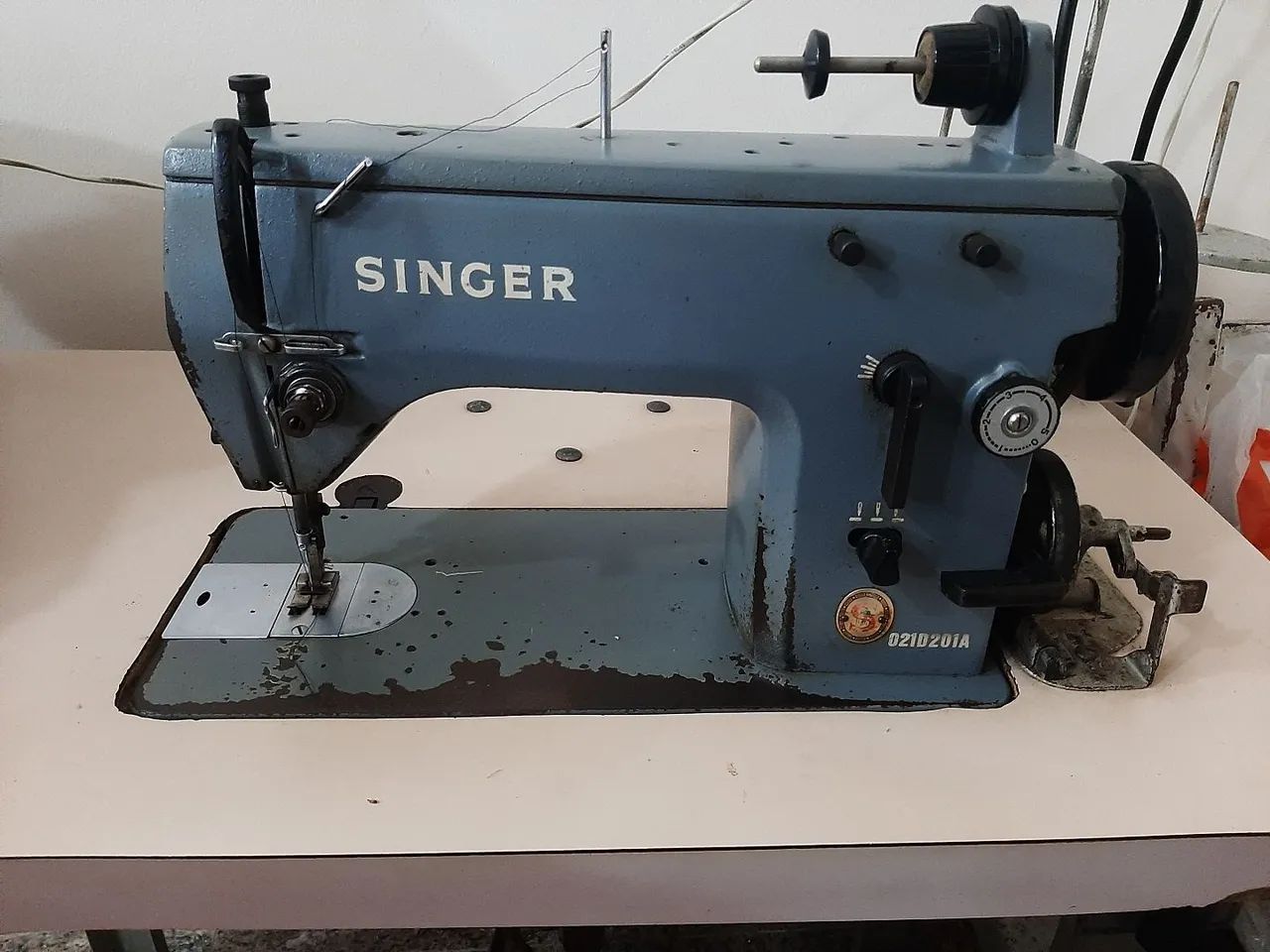 Maquina de costura Singer Industrial - Foto 2