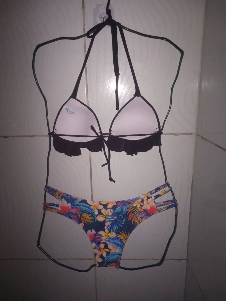 Biquíni Preto com Estampa Floral M - Foto 2