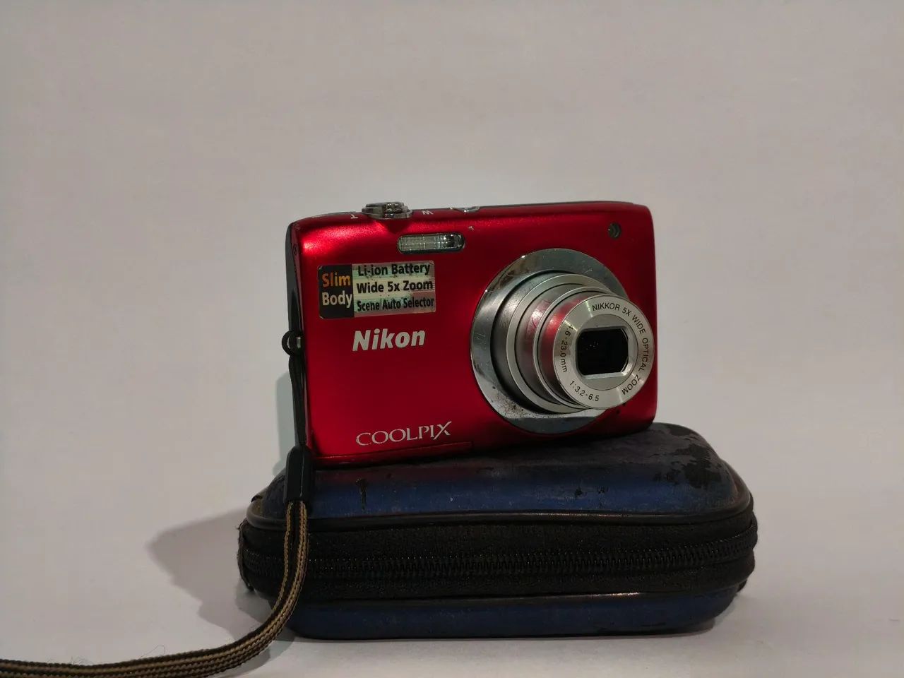 CyberShot Nikon Coolpix Red - Complete with Bag, Card and Original Battery!64318753039617122