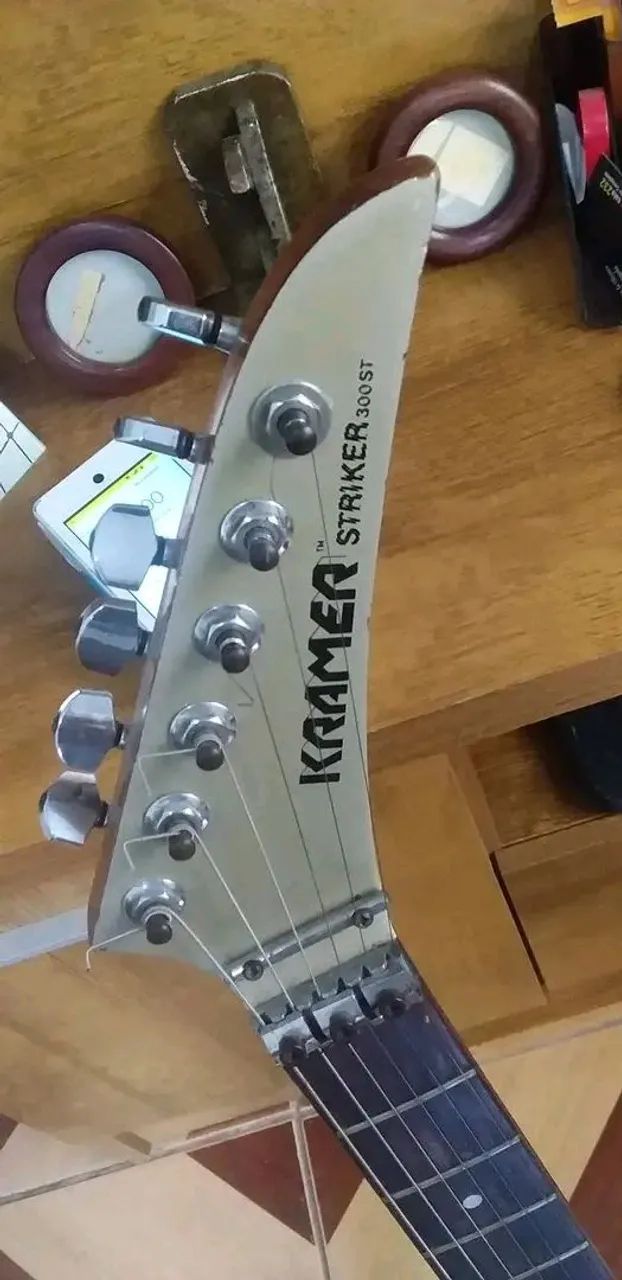 Guitarra Kramer Striker - Foto 2