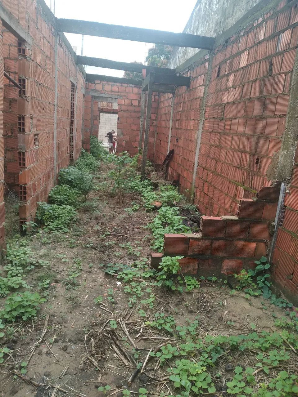  Terreno com casa  construção 