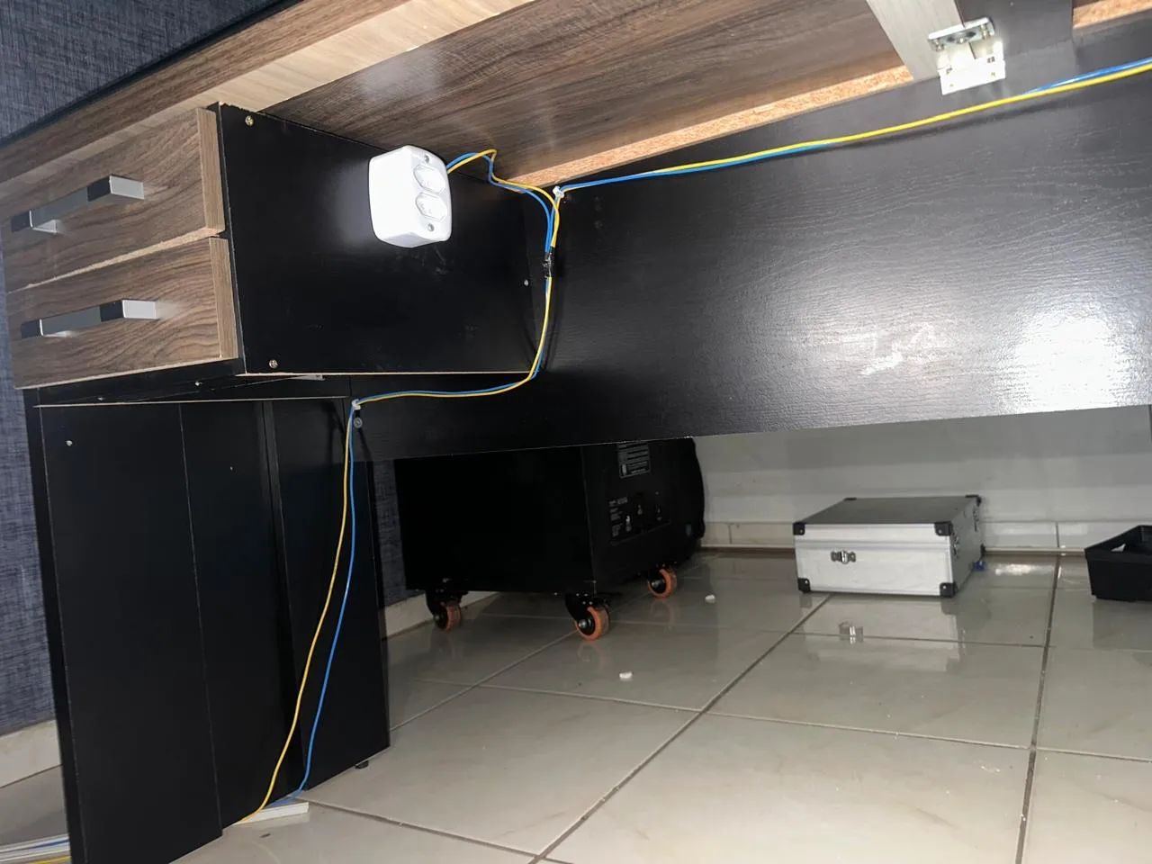 Mesa Em L Para Escritório - C/2 Gavetas - COM VIDRO - Foto 5