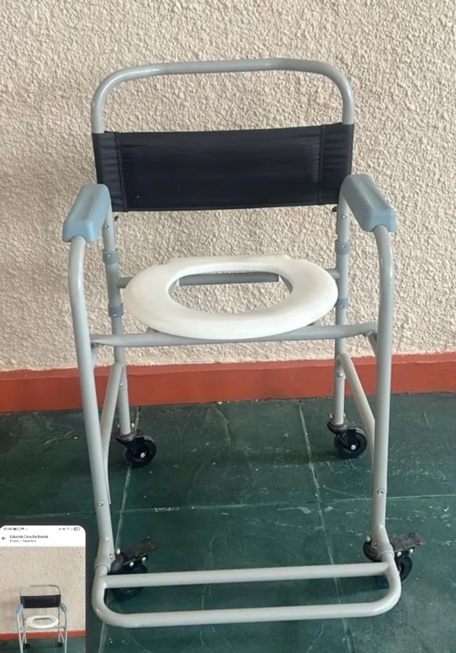 Cadeira Higiênica de banho NOVÍSSIMA  - Foto 3