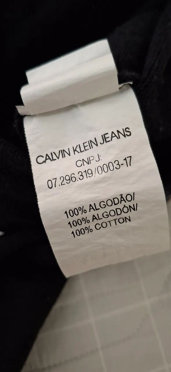 Bermuda Preta Moletom Calvin Klein tamanho P - Foto 4