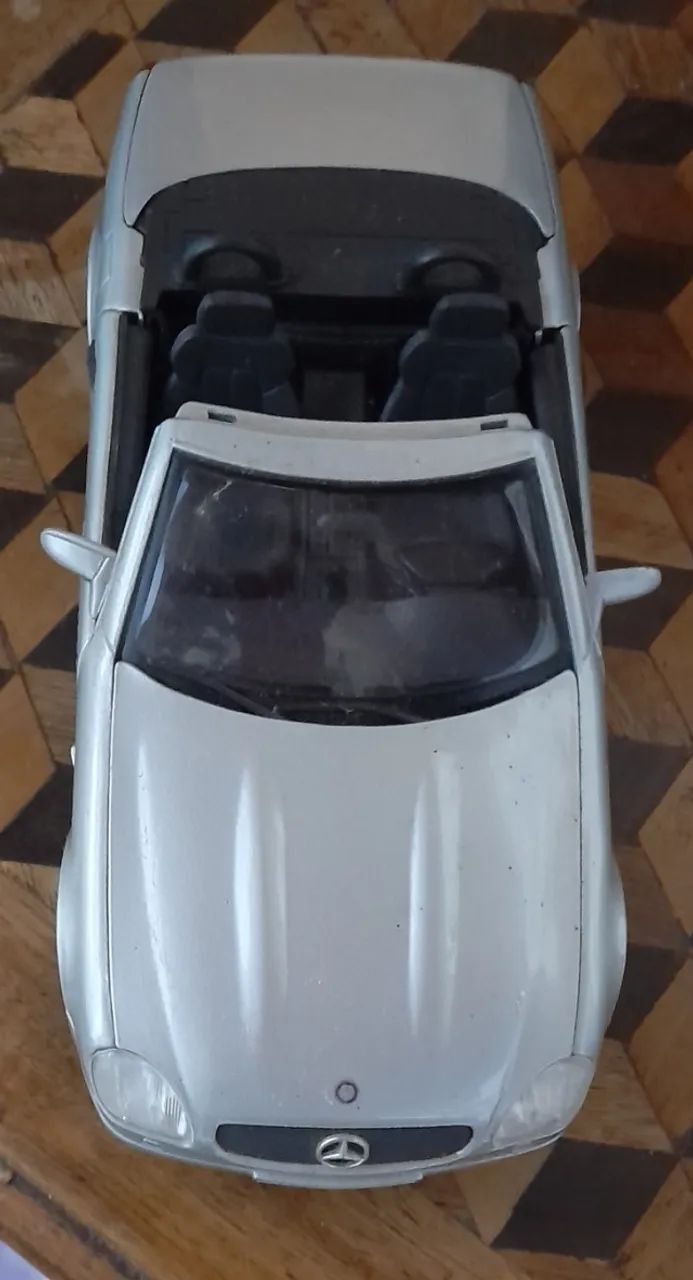 Miniatura Mercedes Benz Slk230 1/18 Cinza - Brinquedos e Jogos