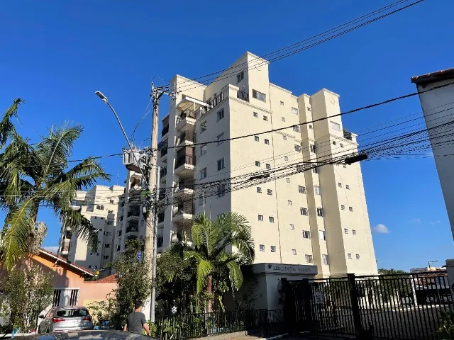 Apartamento no centro de Pouso Alegre com 3 quartos (1 suíte). Área de lazer completa.