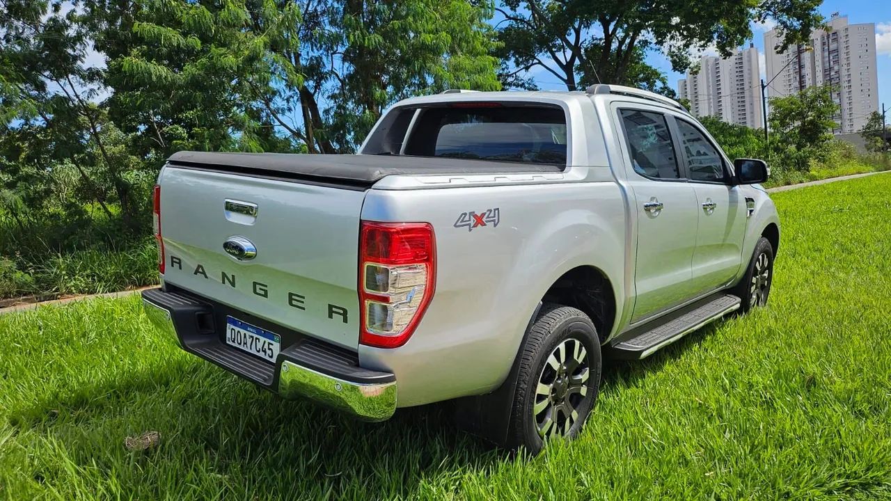 Ranger 3.2 diesel xlt 2018 troco por carro pequeno mesmo valor  - Foto 5