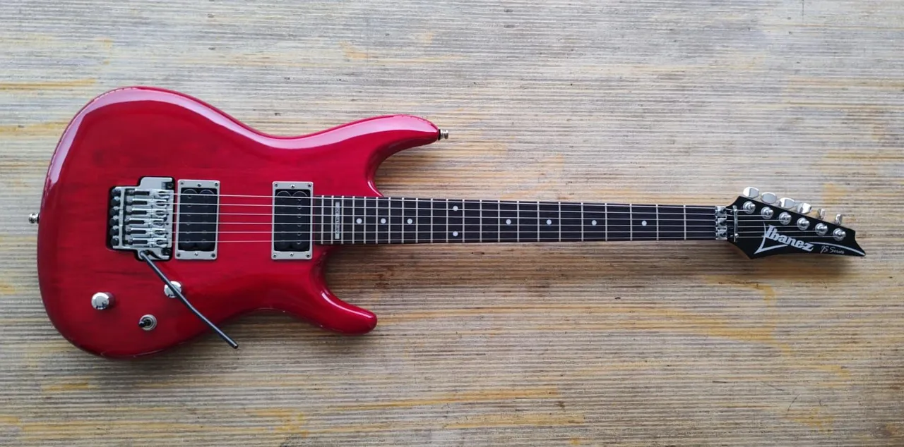 Guitarra Ibanez JS100 - Joe Satriani Signature