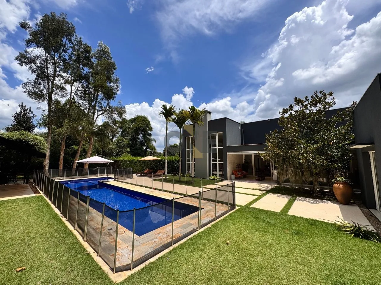 Casa com 4 dormitórios, sendo 4 suítes para venda - Granja Viana - Cotia - SP
