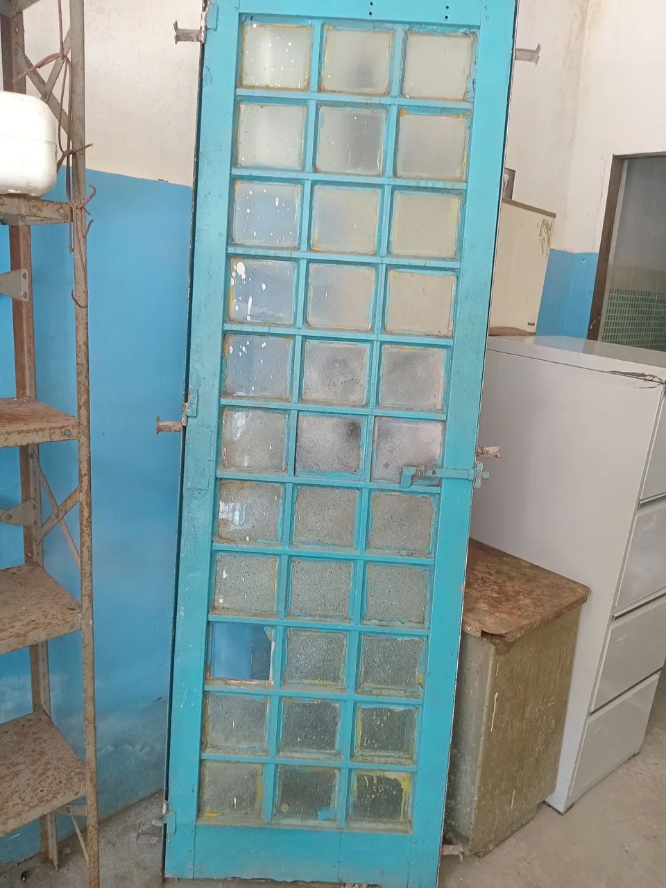 Porta de aço com vidro 70x 2,15 azul