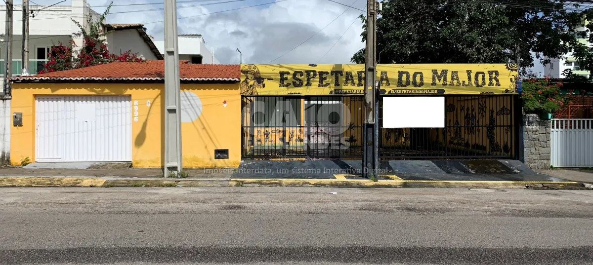Casa comercial em Ponta Negra