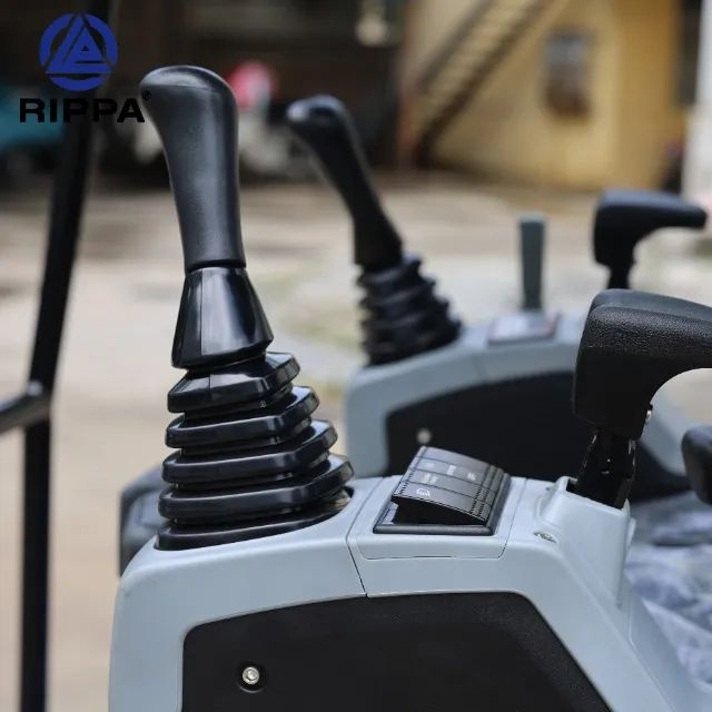 Miniescavadeira RIPPA R15 ECO 1.5T | Motor Kubota | 26L/min | ZTS - Foto 3