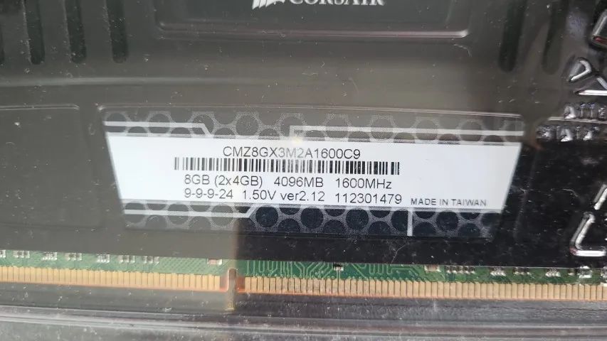 CORSAIR Vengeance DDR3 1600 MHz Memory - 2 packs of 8GB (4 memories in total)64312623323137121