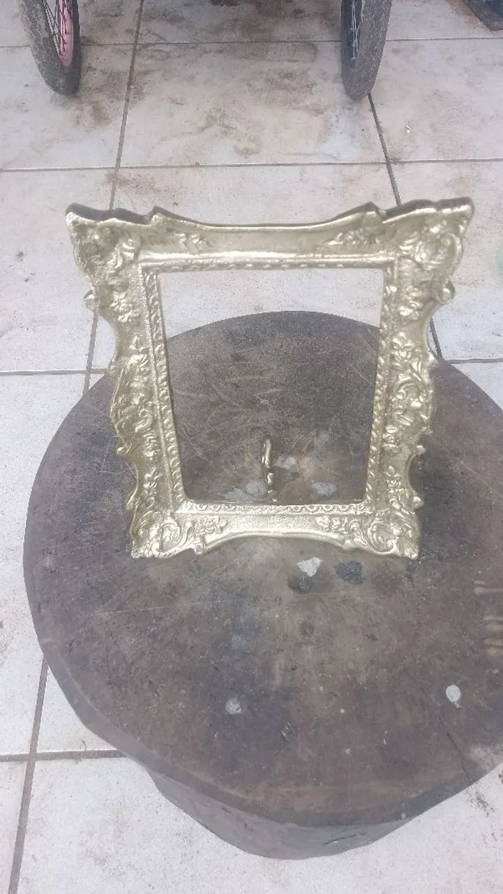 Porta retrato antigo todo em cobre maciça 