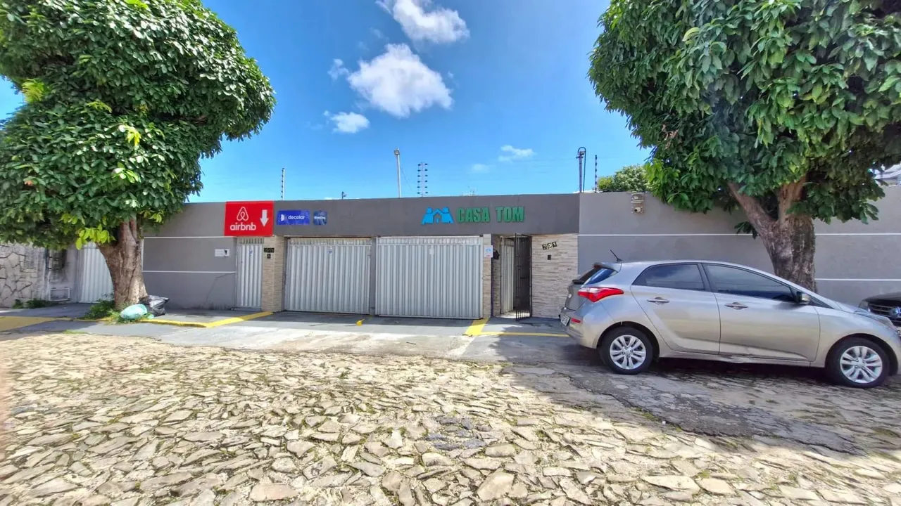 À Venda em Fortaleza: Imóvel com 8 Flats Mobiliados + Creche Equipada Renda Imediata!