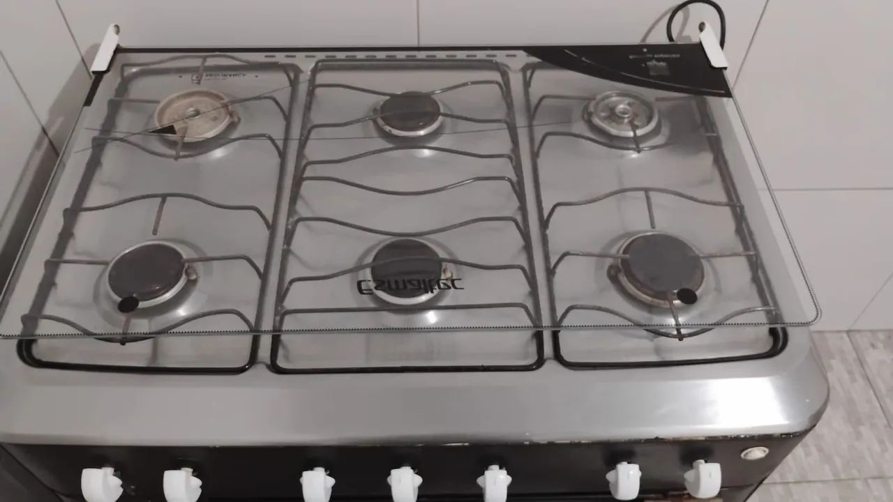 Fogão 6 Bocas com Forno - Usado - Foto 2