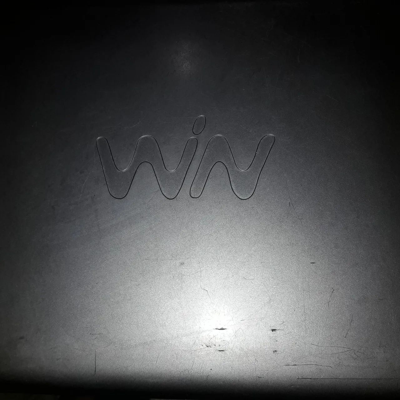 Notebook Marca Win com defeito, para retirada de peças - Foto 6
