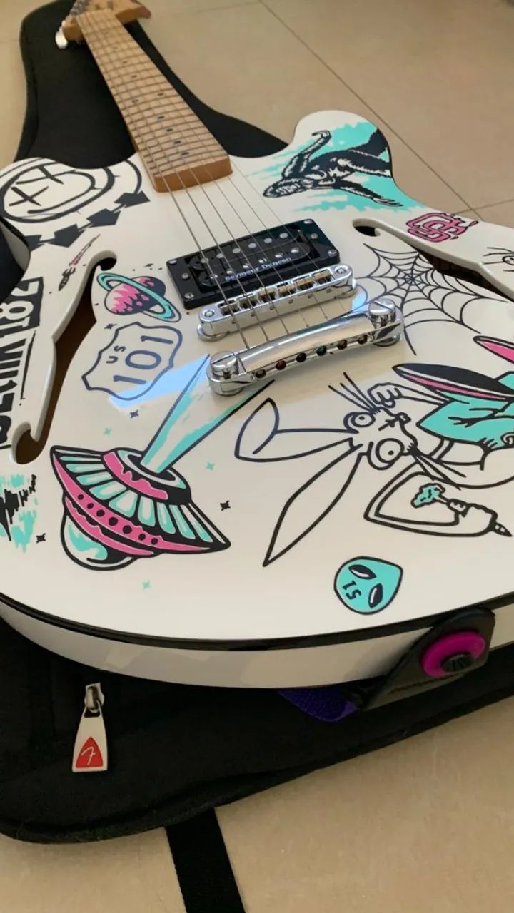 GUITARRA Squier Starcaster Customizada Estilo Tom DeLonge (Blink-182) - ÚNICA! - Foto 2
