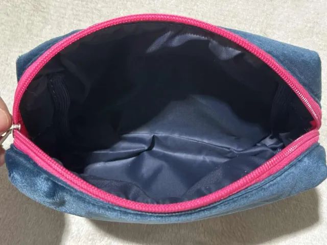 Necessaire de veludo azul com detalhe rosa - Foto 2