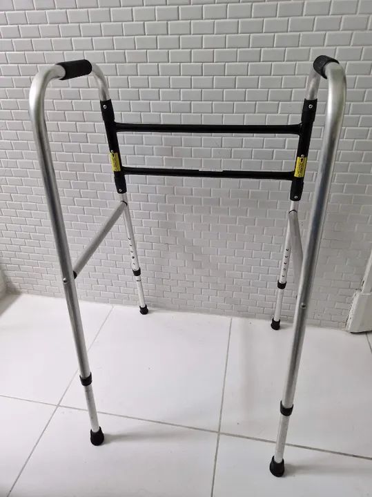 ANDADOR DE ALUMÍNIO