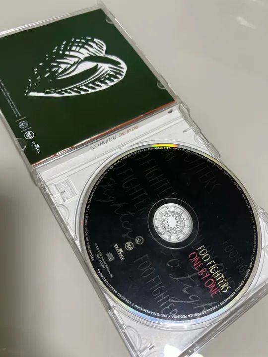 FOO FIGHTERS - ONE BY ONE SPECIAL EDITION - Foto 2