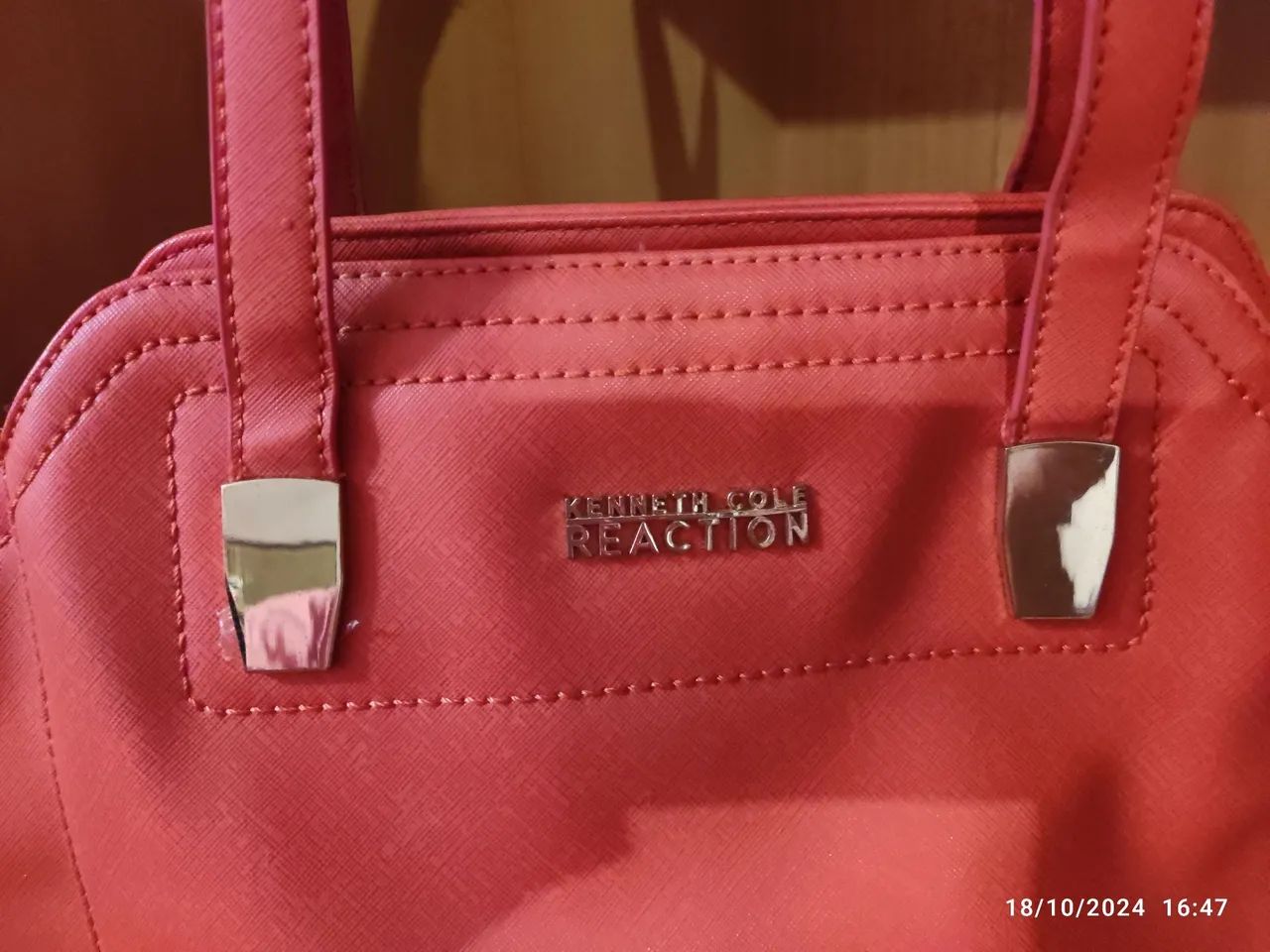 Bolsa Kenneth Cole Reaction Coral