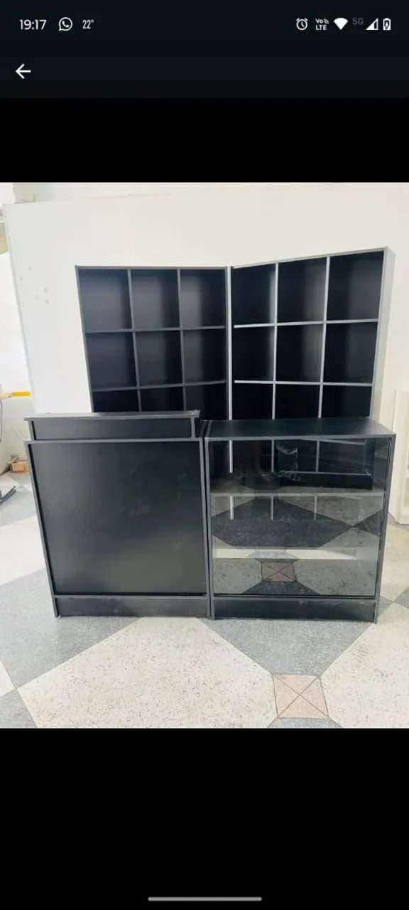 Conjunto de Expositores e Prateleiras para Comércio