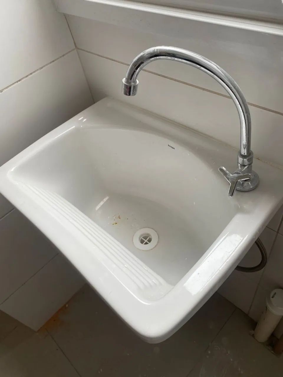 Tanque Incepa Branco + Torneira - Foto 2