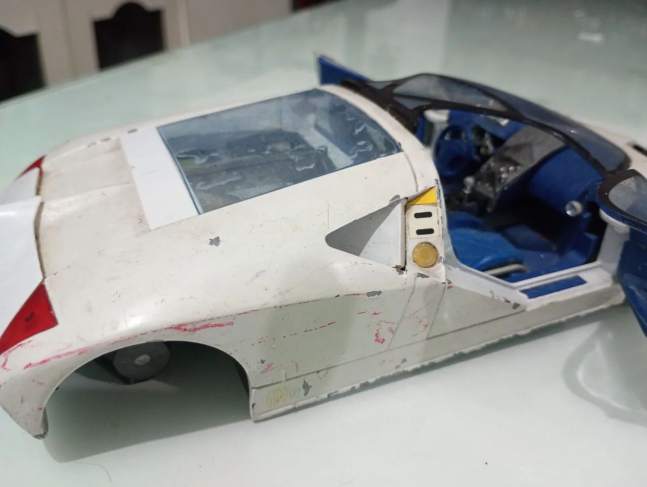 Miniatura Ford GT90 Escala 1/18 Maisto(para restauro) - Foto 4