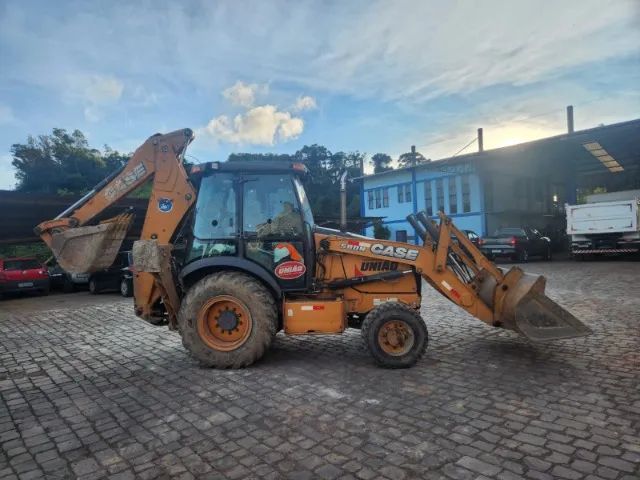 Retroescavadeira Case 580N gabinada - ano 2013 - 4x4  - Foto 9