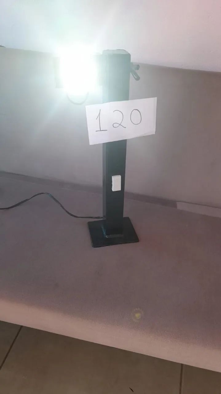 Luminária pedestal de mesa de ferro - Foto 4