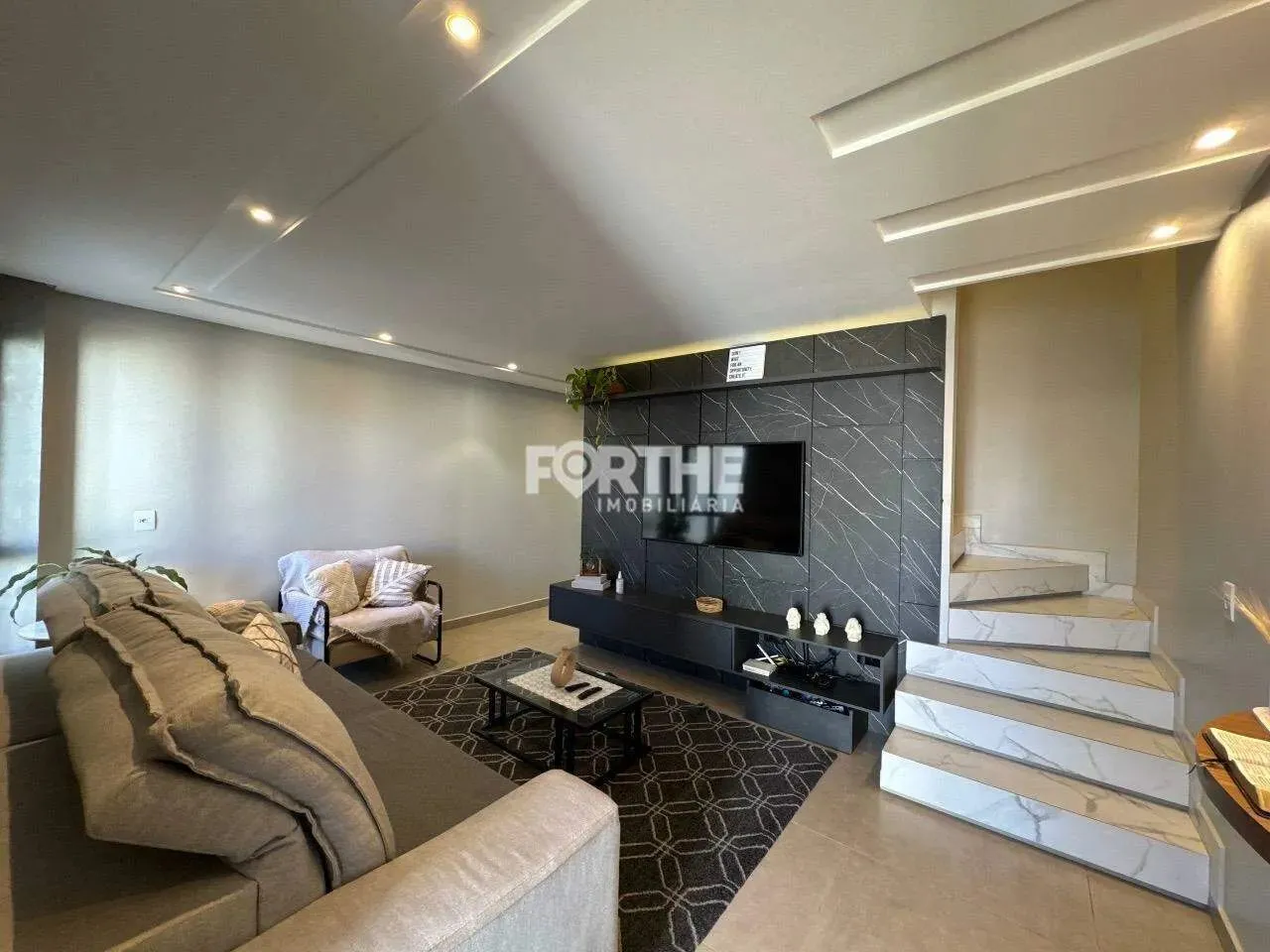 Sobrado à venda, 3 quartos, 1 suíte, 2 vagas, Continental Park - Cascavel/PR