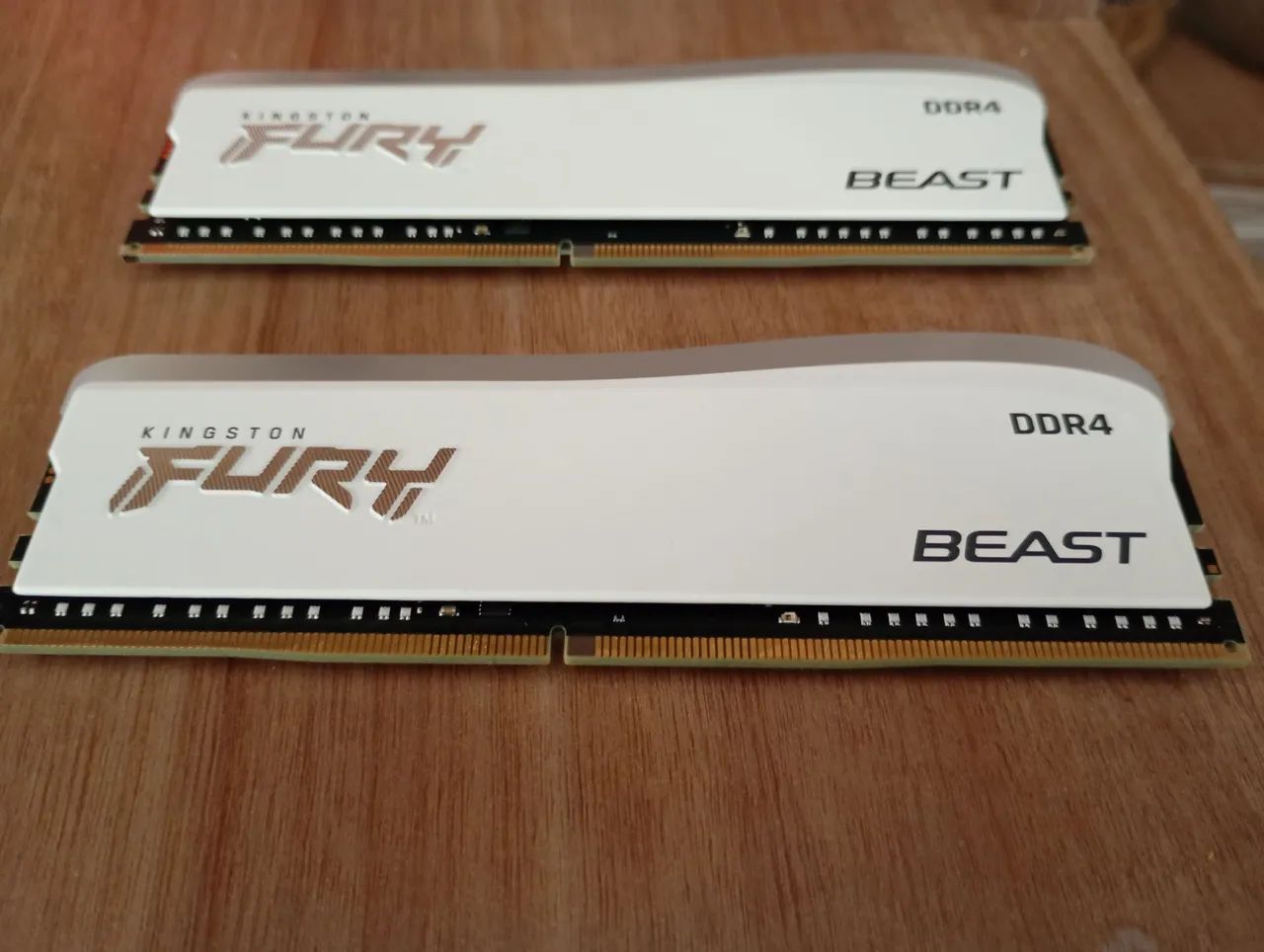 Kit 2×8 GB DDR4 3200 MHz White - Kingston Fury Beast (RGB/Neon) - Foto 2