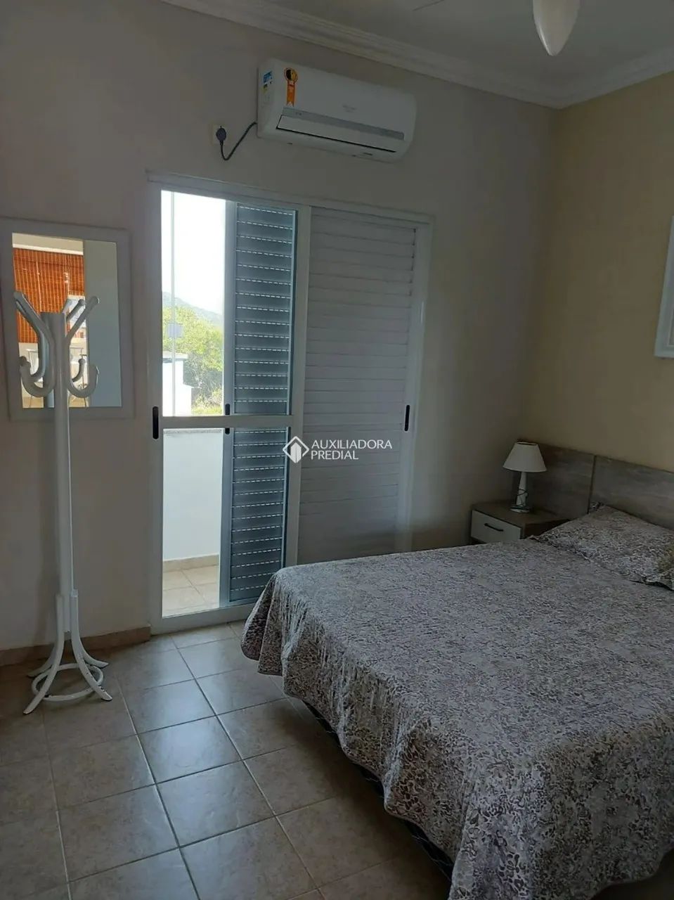 Casa transformada em Pousada, 5 quartos na praia da Daniela em Florianópolis-SC. - Foto 4