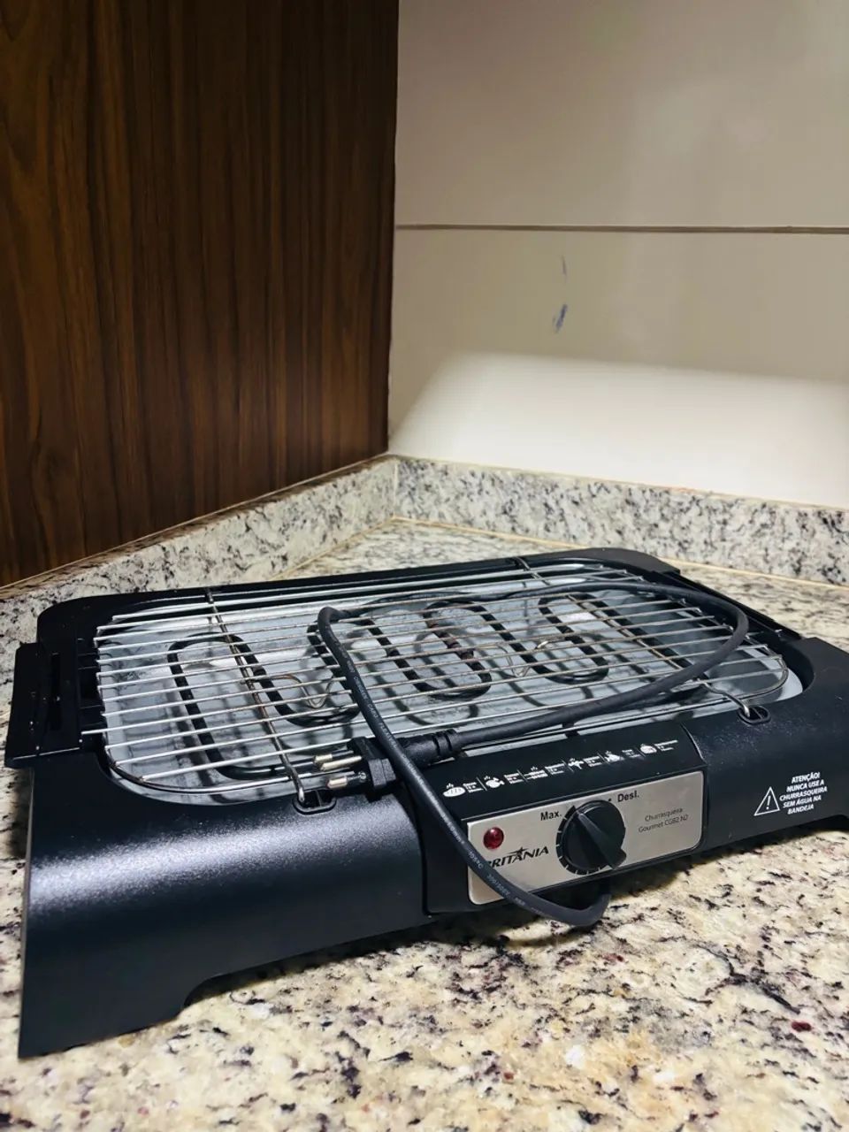 Churrasqueira Elétrica Britânia Gourmet CGB2