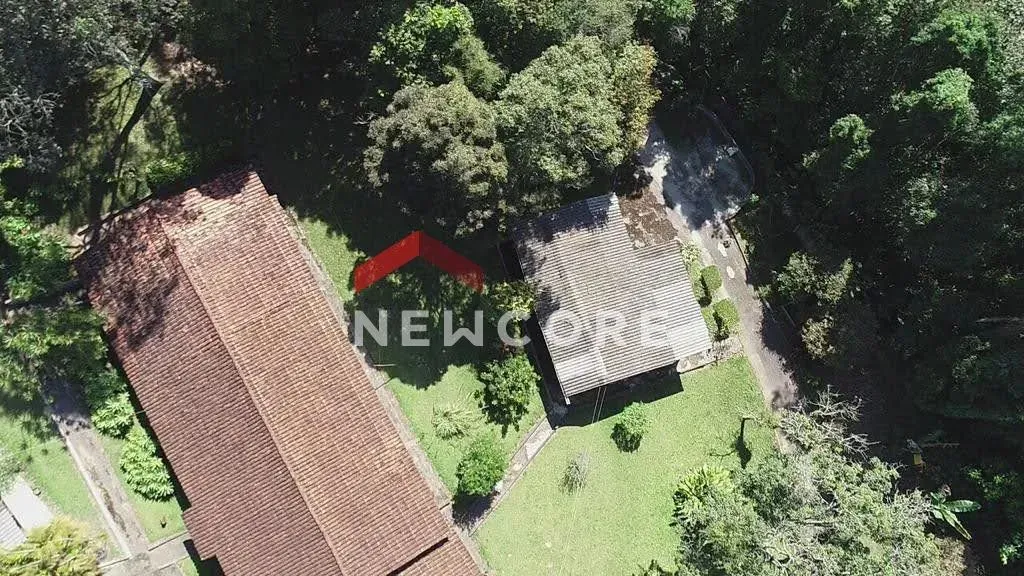 Chácara em Estrada da Mina de Ouro - Parque Itararé - Embu-Guaçu/SP