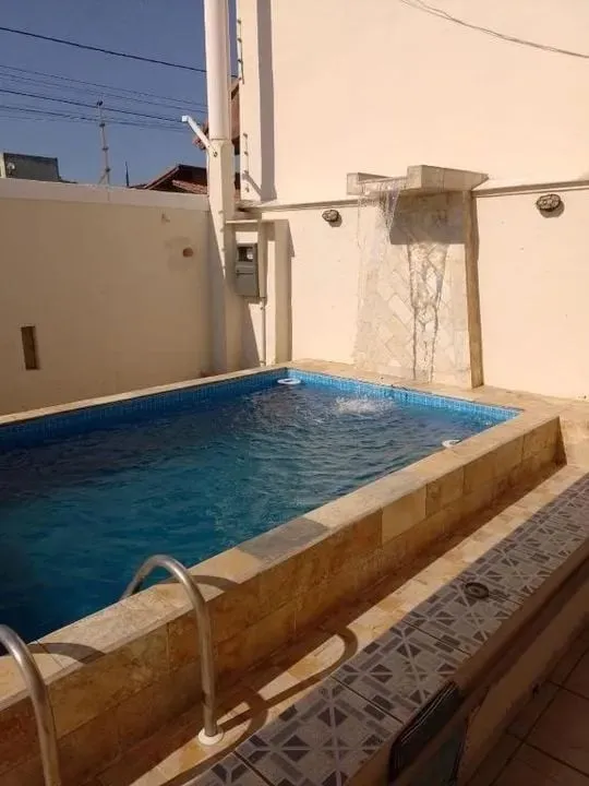 CASA NO BAIRRO PRAIA DO SONHO EM ITANHAEM COM PISCINA