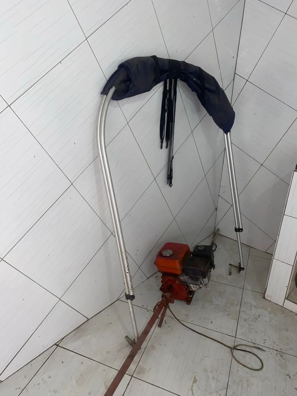 Motor e Capa para barco  - Foto 3