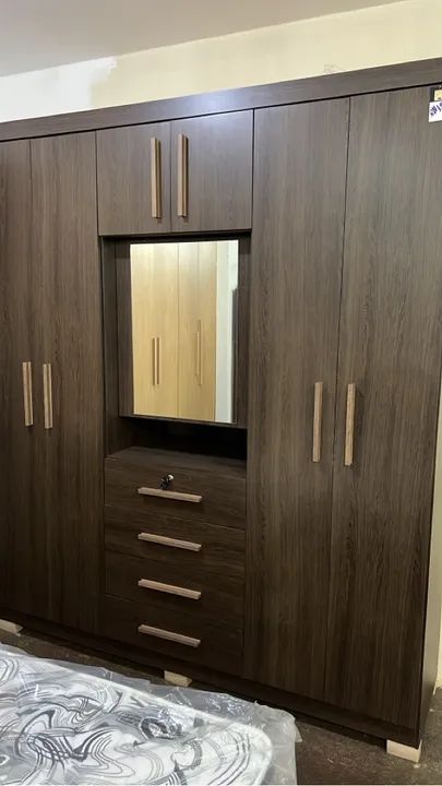 Guarda Roupa Com Espelho Novo  - Foto 2